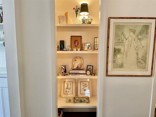 Building Photo - 429 Hawthorne St