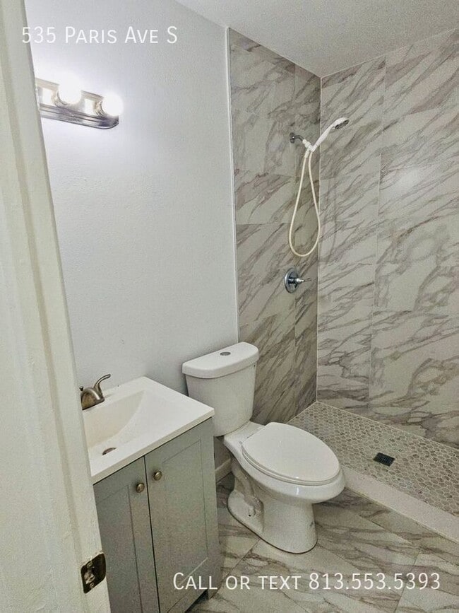 Building Photo - 535 Paris Ave S