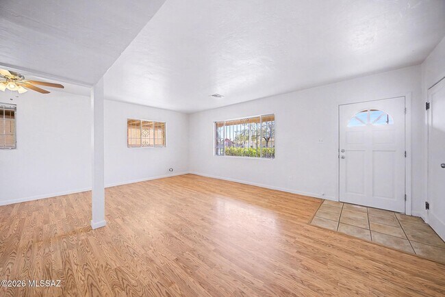 Building Photo - 2531 E 19th St