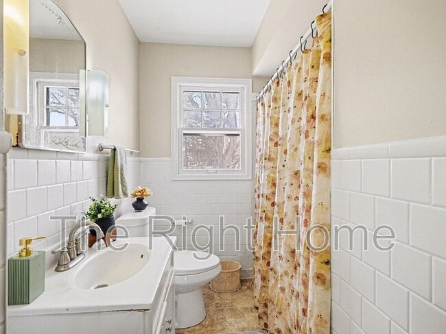 Building Photo - 3721 N 60th St