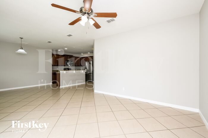 Building Photo - 4748 Rockvale Dr