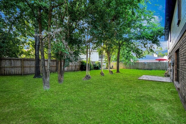 Building Photo - 8823 High Haven Dr