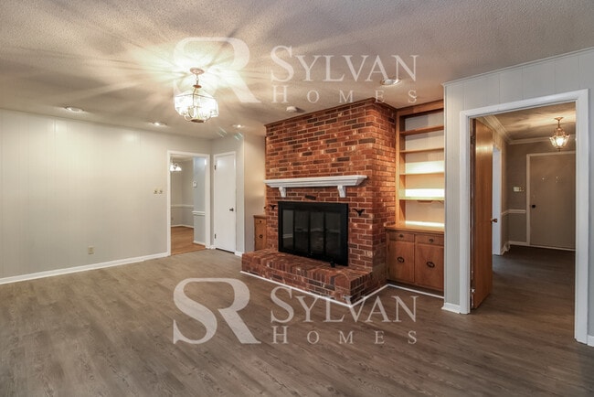 Building Photo - Everything you have been dreaming of is he...