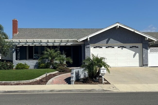 Primary Photo - Three bedroom, two bath home in Mission Oa...