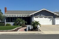 Building Photo - Three bedroom, two bath home in Mission Oa...