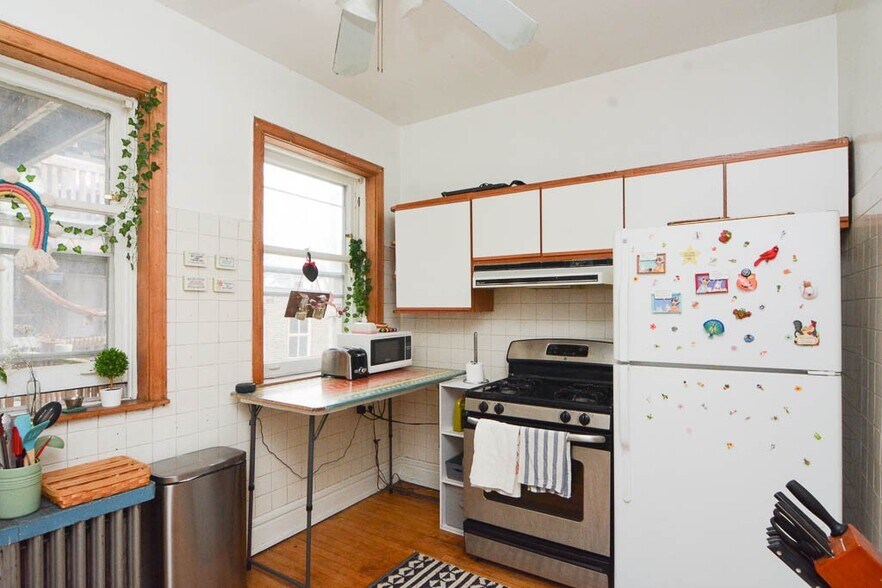 Building Photo - 1400 W Rosemont Ave