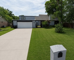 Building Photo - 2802 Pierre Pl