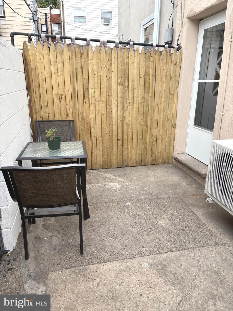 Back Patio - 2312 S Hutchinson St