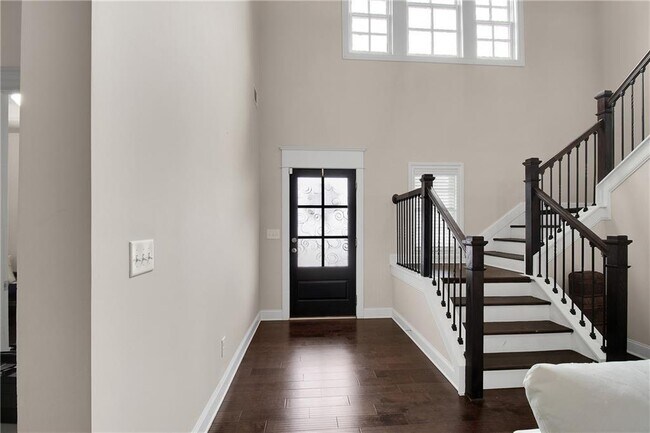 Building Photo - 3000 Smyrna Grove Dr