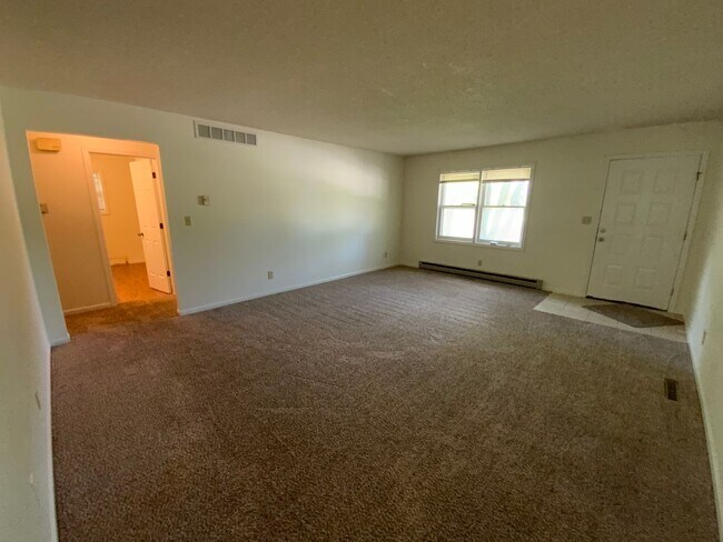 Building Photo - 207-207 Briarcrest Ct