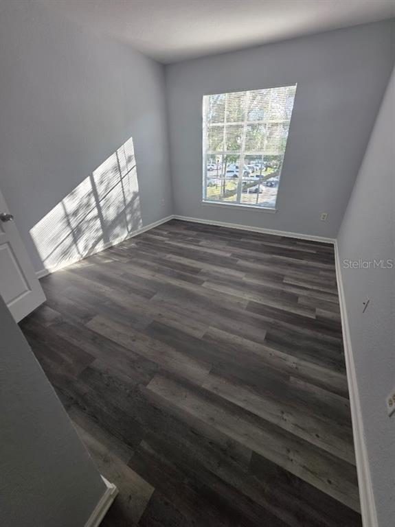 Building Photo - 9401 Crescent Loop Cir