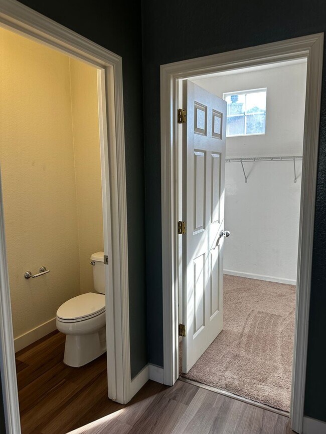 Building Photo - $1497.50 off first full months rent