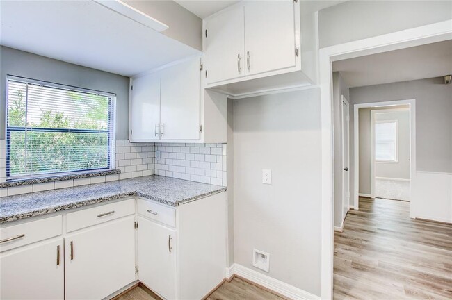 Building Photo - 4137 Woodfin St