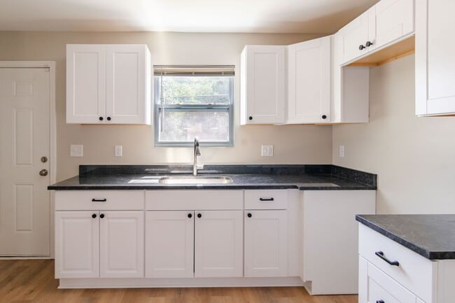 Building Photo - 1345 N Olney St