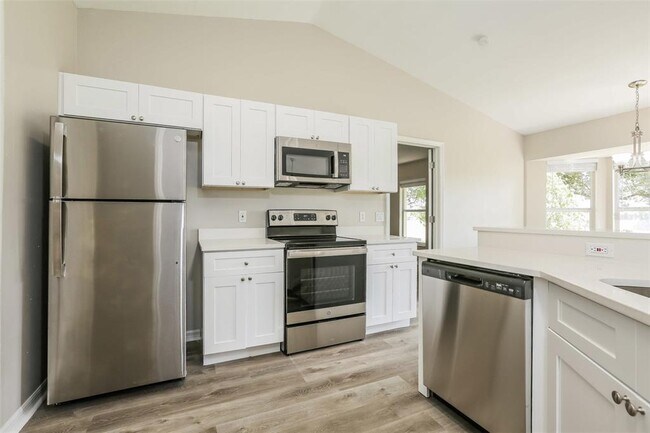 Building Photo - 5125 Beecher St