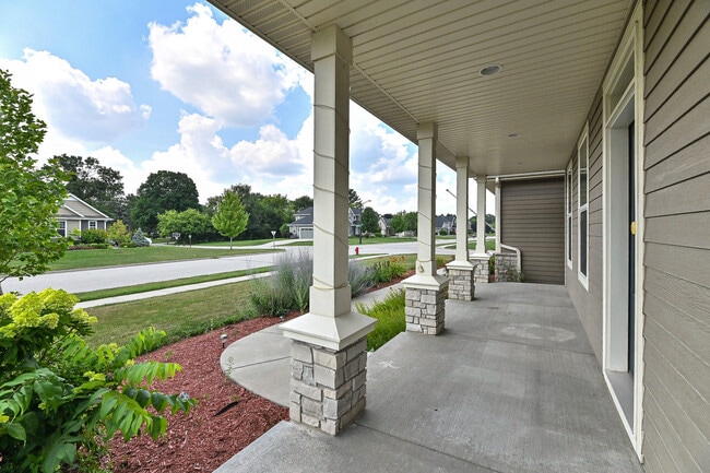 Building Photo - N60W21506 Legacy Trail