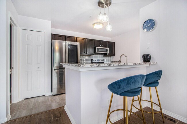 Building Photo - 3051 Barclay Way