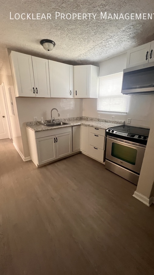 Building Photo - Free Month Rent if moved in by 2/14/2025!