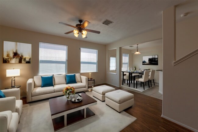 Building Photo - 2943 Meadowglen Crest