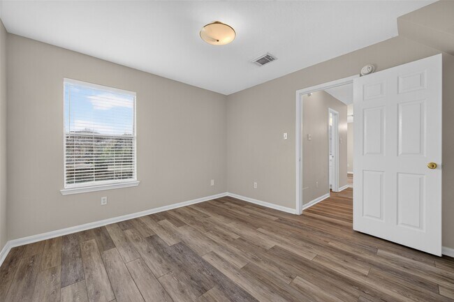 Building Photo - 2314 Avery Park Dr