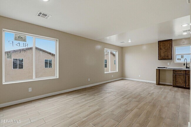 Building Photo - 6002 1/2 Pam McCall Drive Unit 4