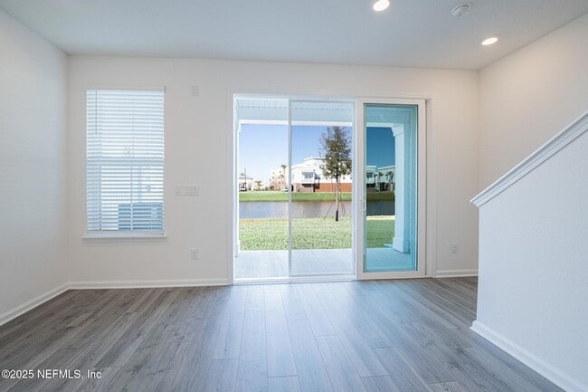 Building Photo - 259 Brandon Lks Dr