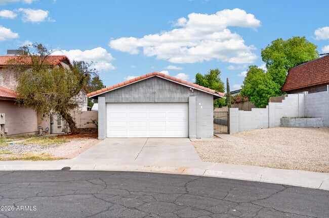 Building Photo - 4902 W Crocus Dr