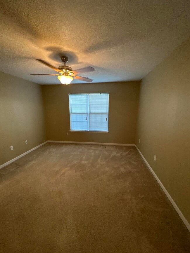 Building Photo - 1411 Anna Way