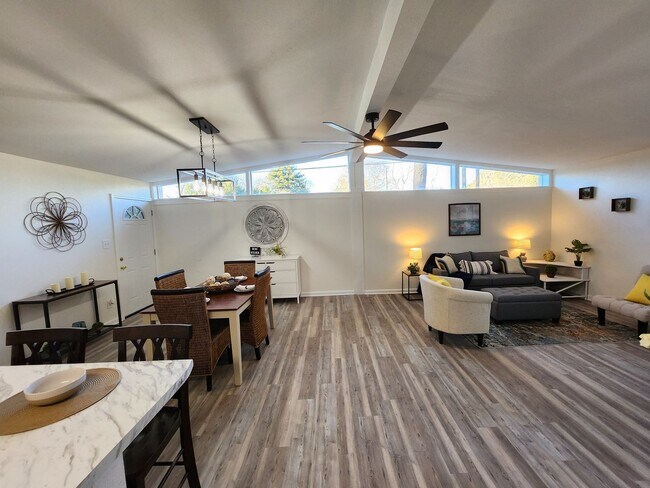 Building Photo - MOVE IN SPECIAL: HALF OFF first full month of rent!!!