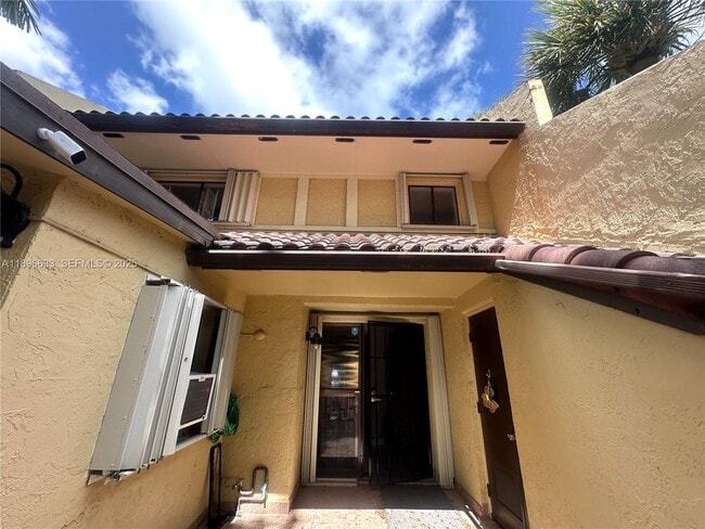 Building Photo - 3730 Alcantara Ave