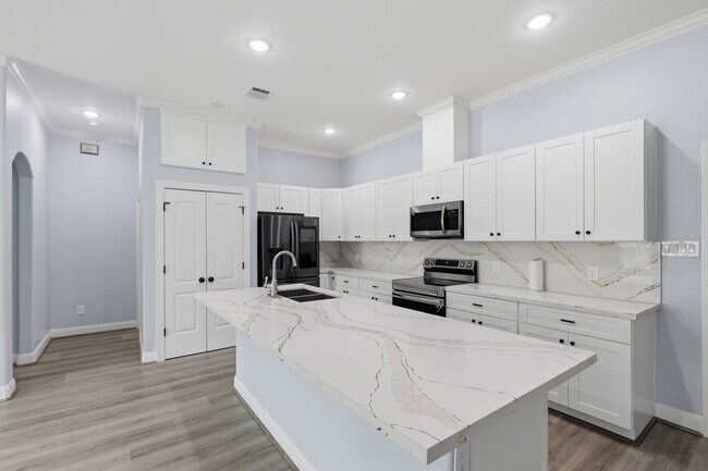 Building Photo - 15914 Tug Ct