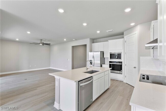 Building Photo - 16420 Seven Lks Ave