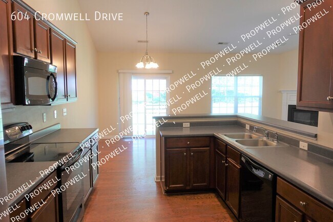 Building Photo - 604 Cromwell Dr