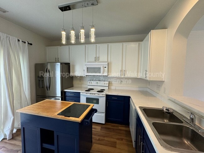 Building Photo - 416 Colwick Ln