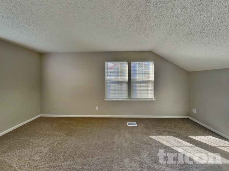 Building Photo - 2906 Laurel Wood Dr