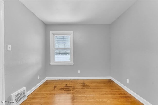 Building Photo - 15904 Invermere Ave