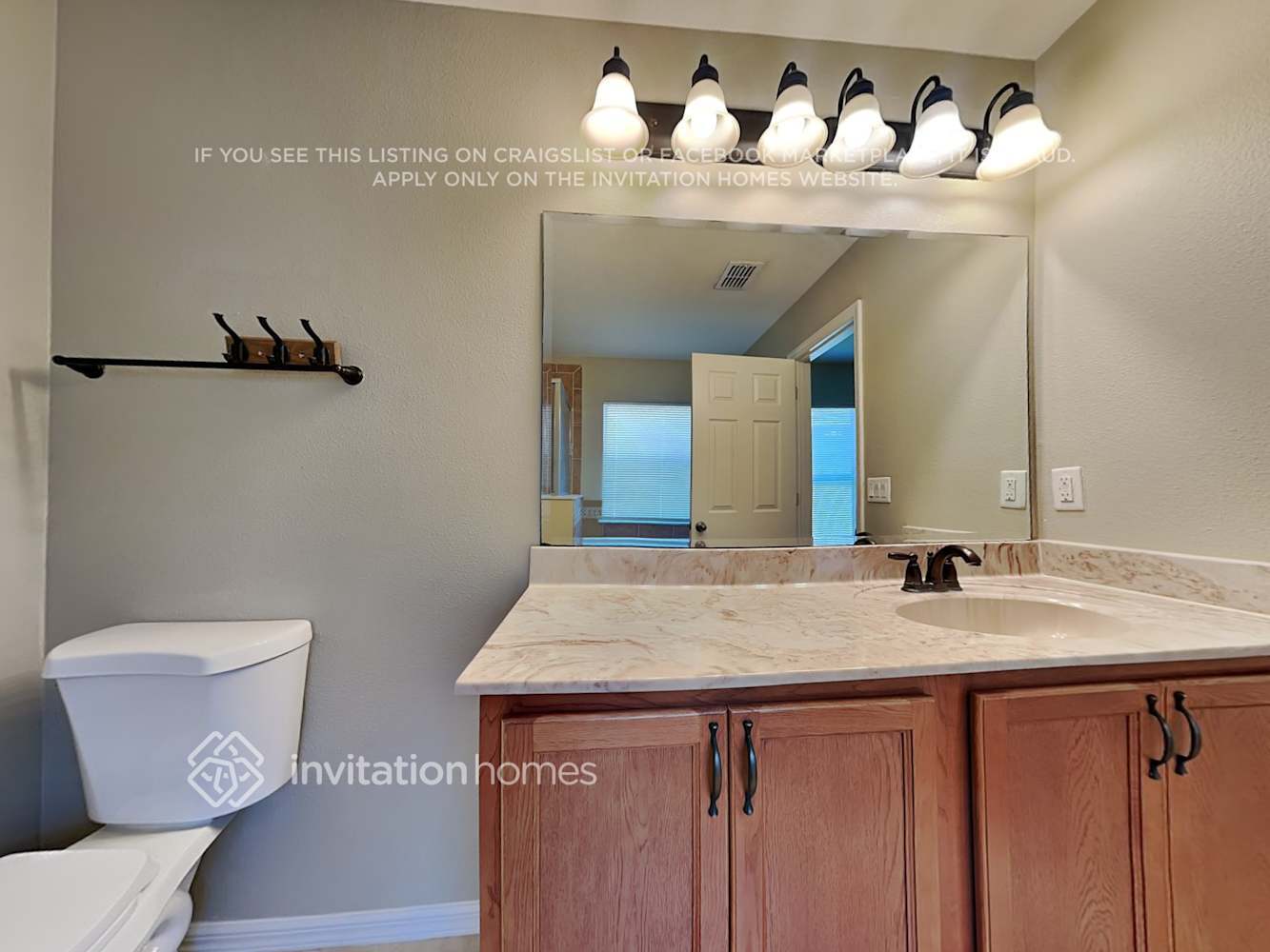 Building Photo - 11135 Running Pine Dr