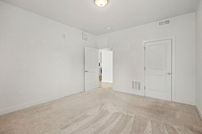 Building Photo - 14936 E Hampden Ave