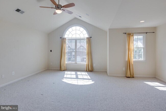 Building Photo - 43910 Camellia St