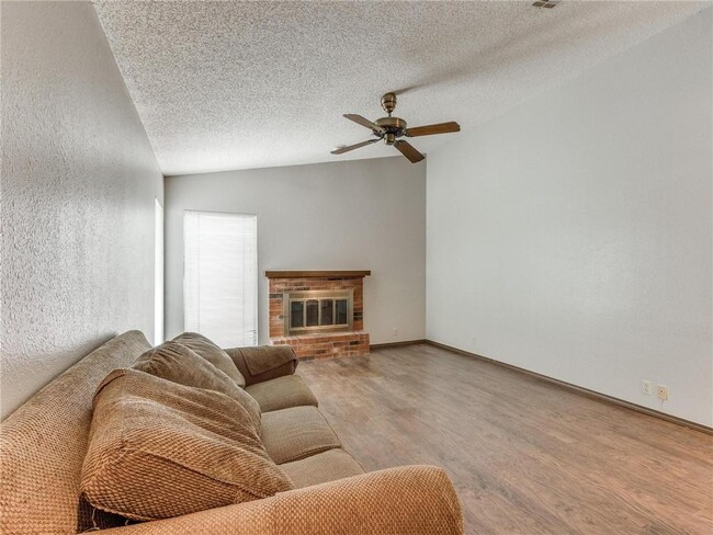 Building Photo - 1220 Sequoyah St