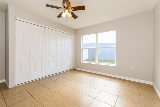 Building Photo - 4951 Silver Thistle Ln