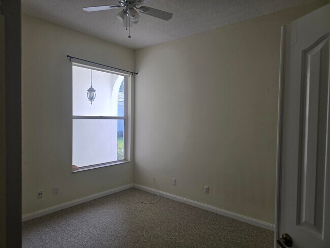 Building Photo - 5131 SE Sweetbrier Terrace