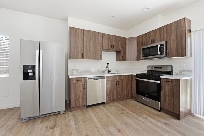 Building Photo - 6271 Mary Ln Dr