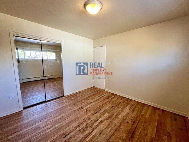 Building Photo - 310 Elmwood Dr