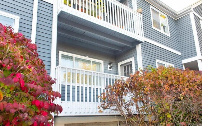 Building Photo - 211 Windgate Cir