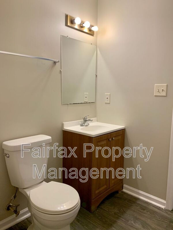 Building Photo - 1807 Fidelity Dr