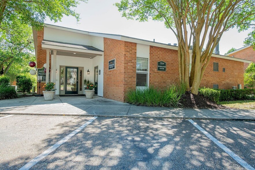 Leasing Office - Maison Bocage