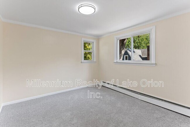 Building Photo - 24034 Meadowlark St