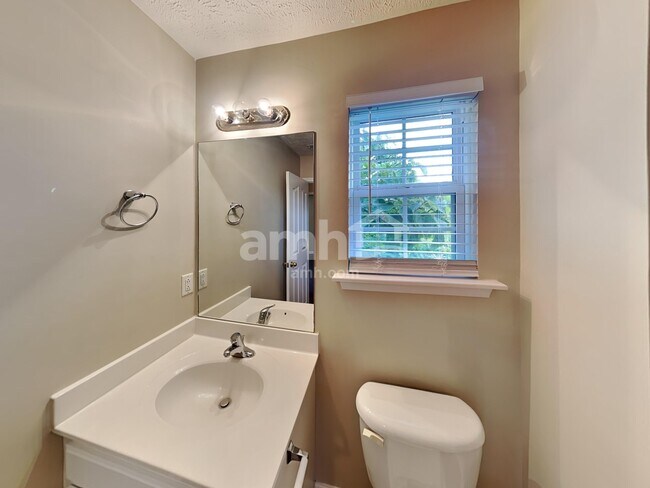 Building Photo - 7827 Rainey Dr