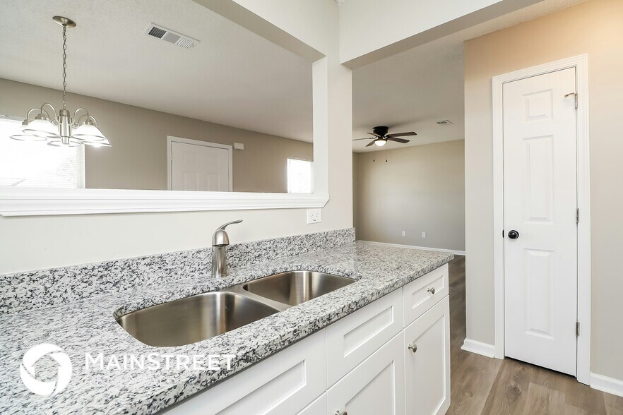 Building Photo - 409 Tina Hely Ct